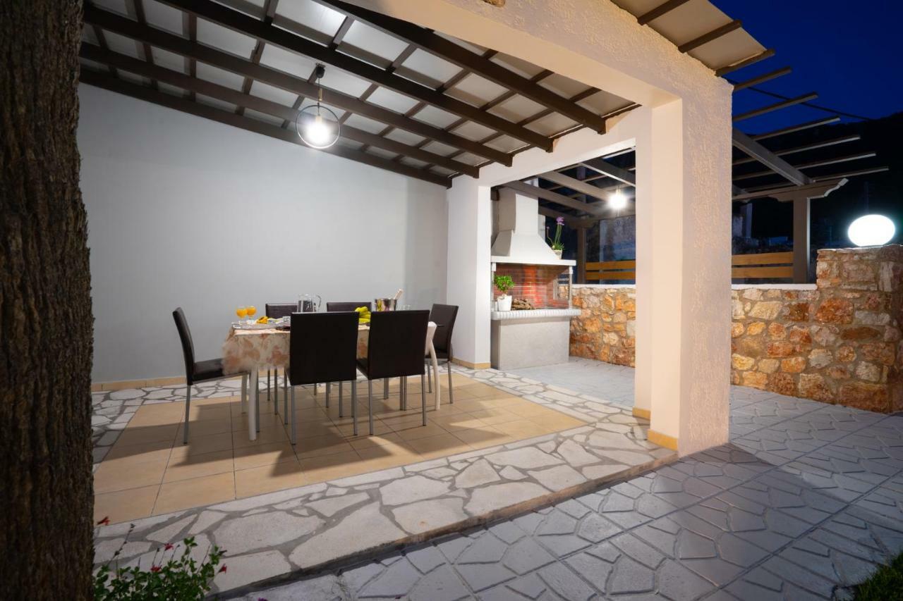 Fontana Luxury Villa Salakos With Pool Near Beach المظهر الخارجي الصورة